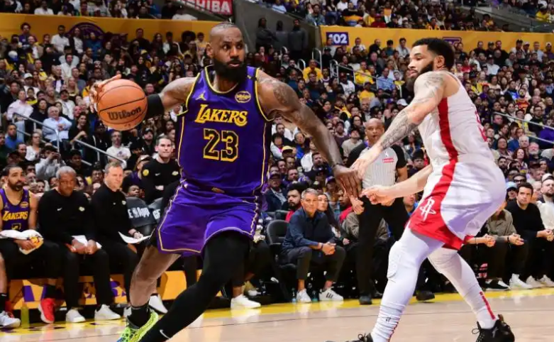 爱游戏正版渠道-关于詹姆斯重要时刻败北，日本队带队取胜！引发球迷热议的信息