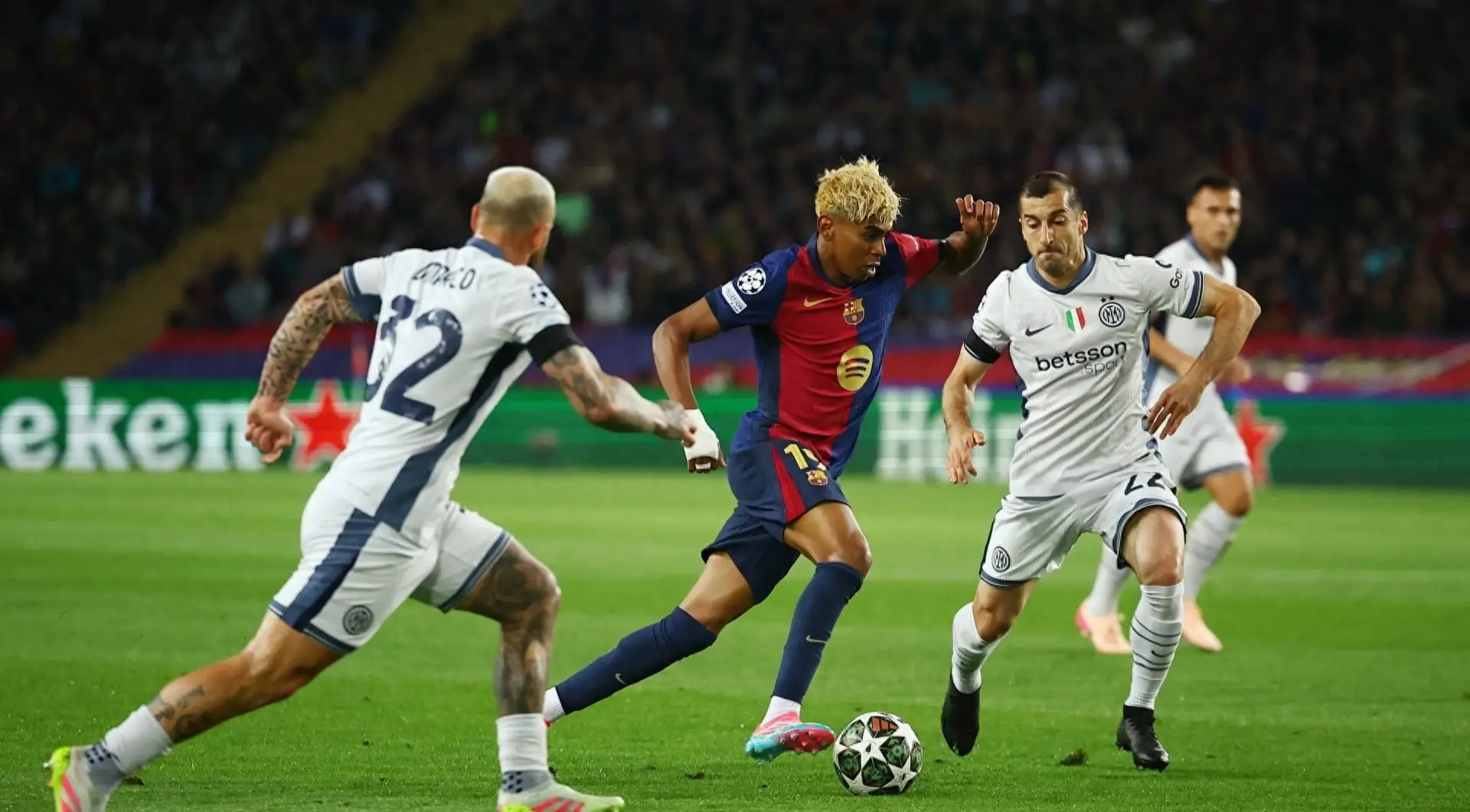 转会期国际米兰豪取连胜：欧冠节点到来，赛场秩序良好，年轻球员得到机会的简单介绍